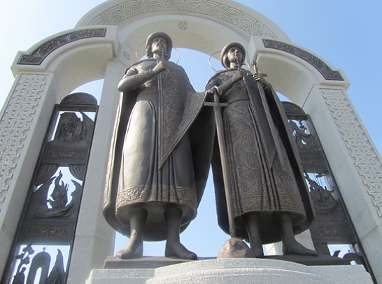 Фрагмент пам’ятника присвяченого святим страстотерпцям Борису і Глібу